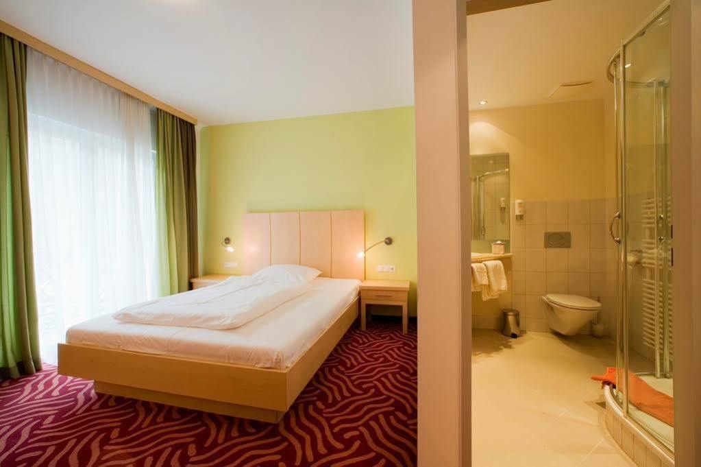 Hotel Krainerhuette Baden Dış mekan fotoğraf